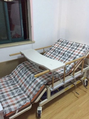 全新护理床特价转让，附医用药品柜信息